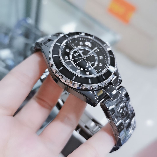 シャネル時計背面デザイン